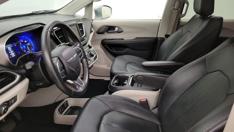 2020 Chrysler Pacifica Touring L 11