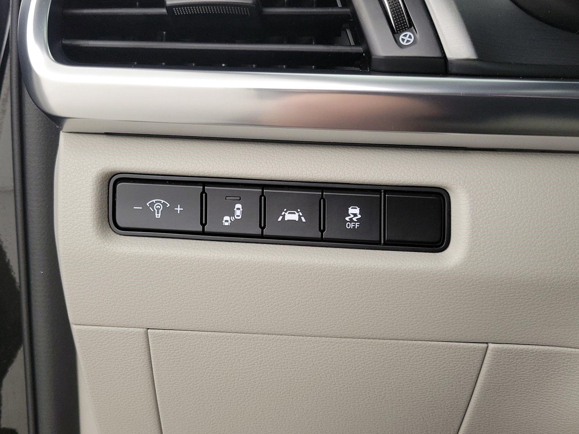 Thumbnail: 2022 Kia Telluride - 13