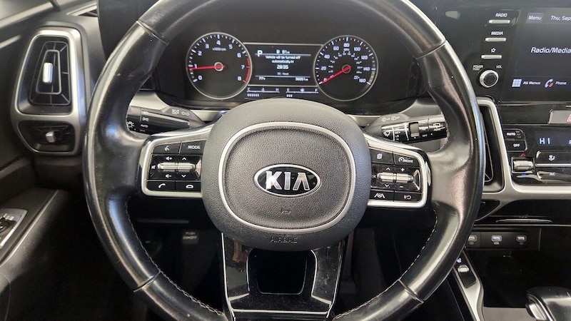 2021 Kia Sorento S 10