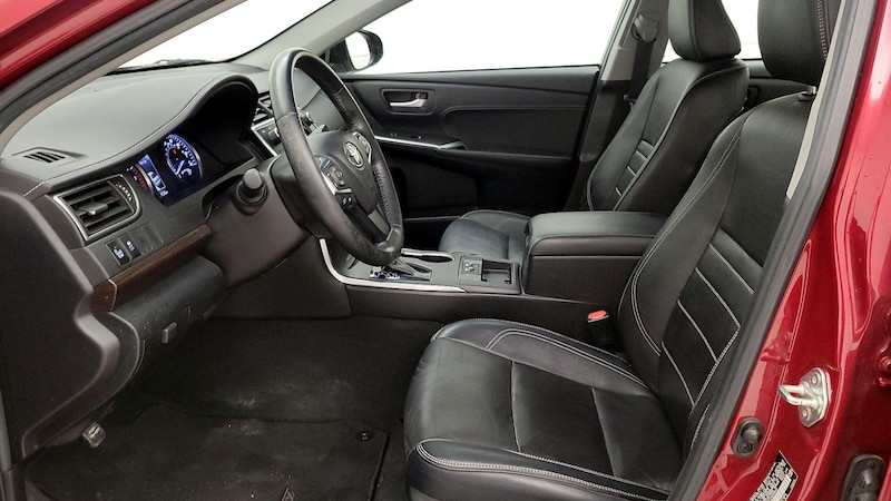 2015 Toyota Camry XLE 11