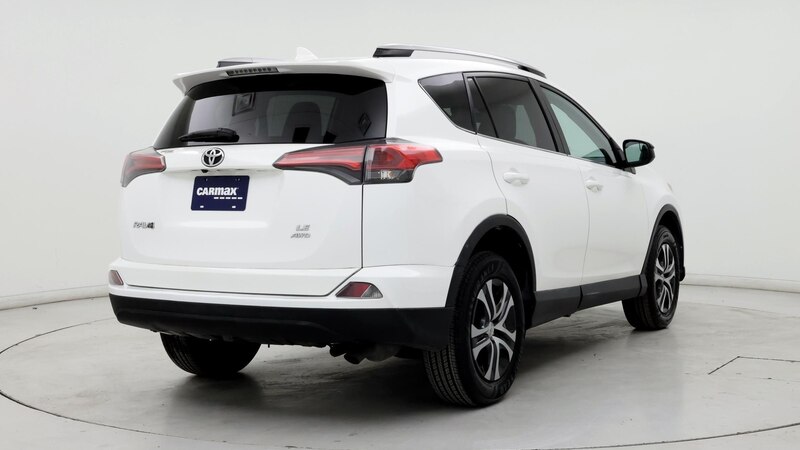 2018 Toyota RAV4 LE 8