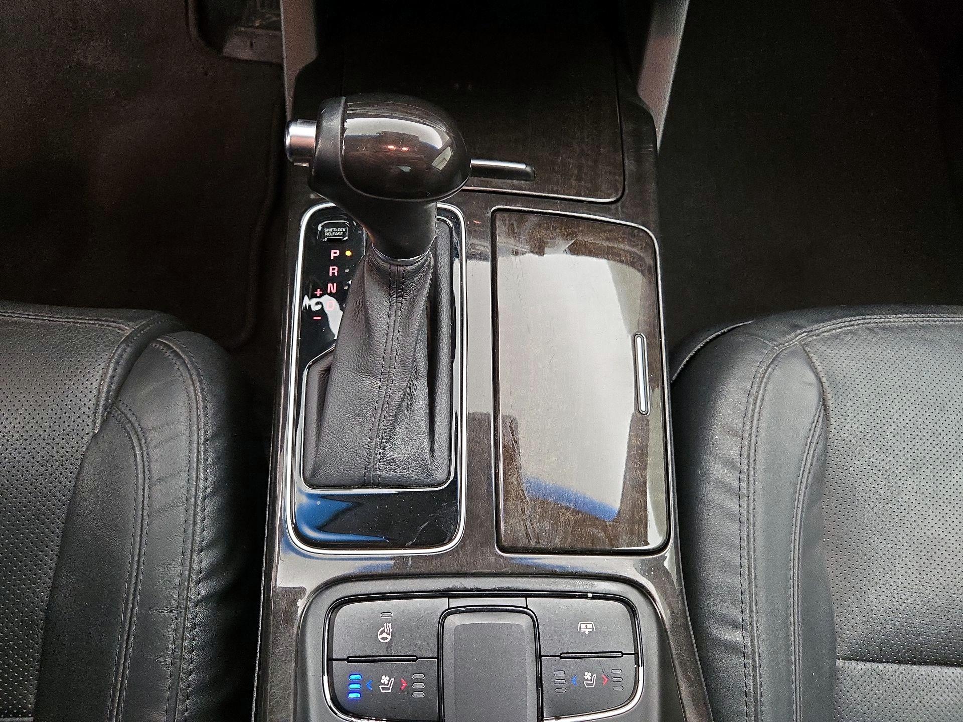 Thumbnail: 2015 Kia Cadenza - 18