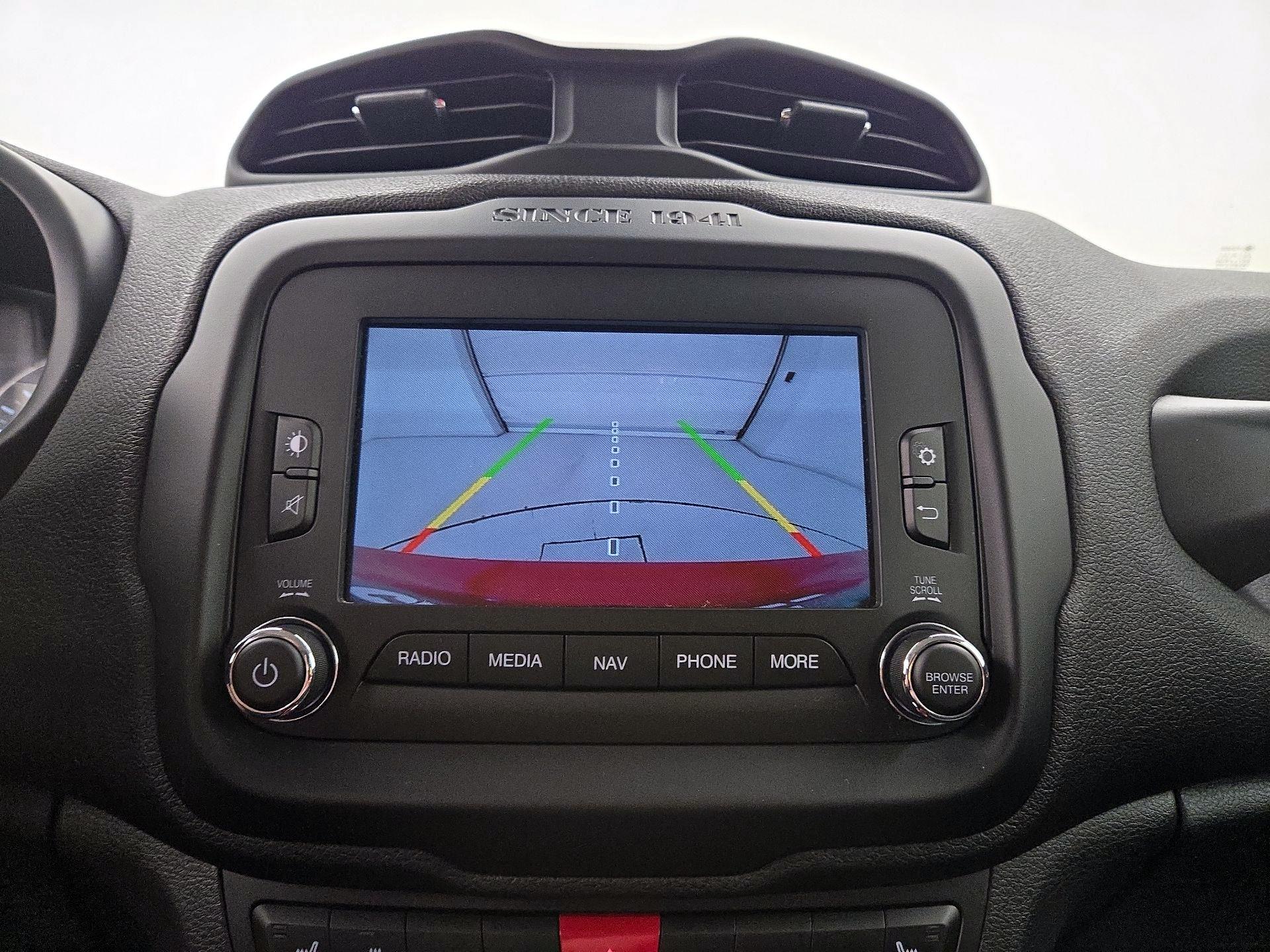 Thumbnail: 2016 Jeep Renegade - 15