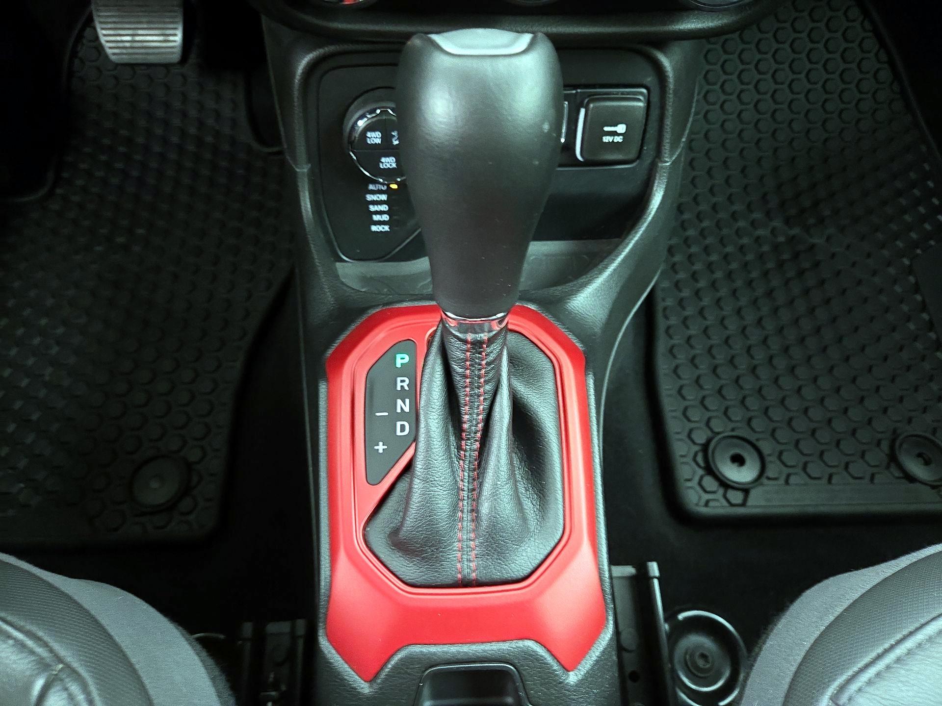 Thumbnail: 2016 Jeep Renegade - 18