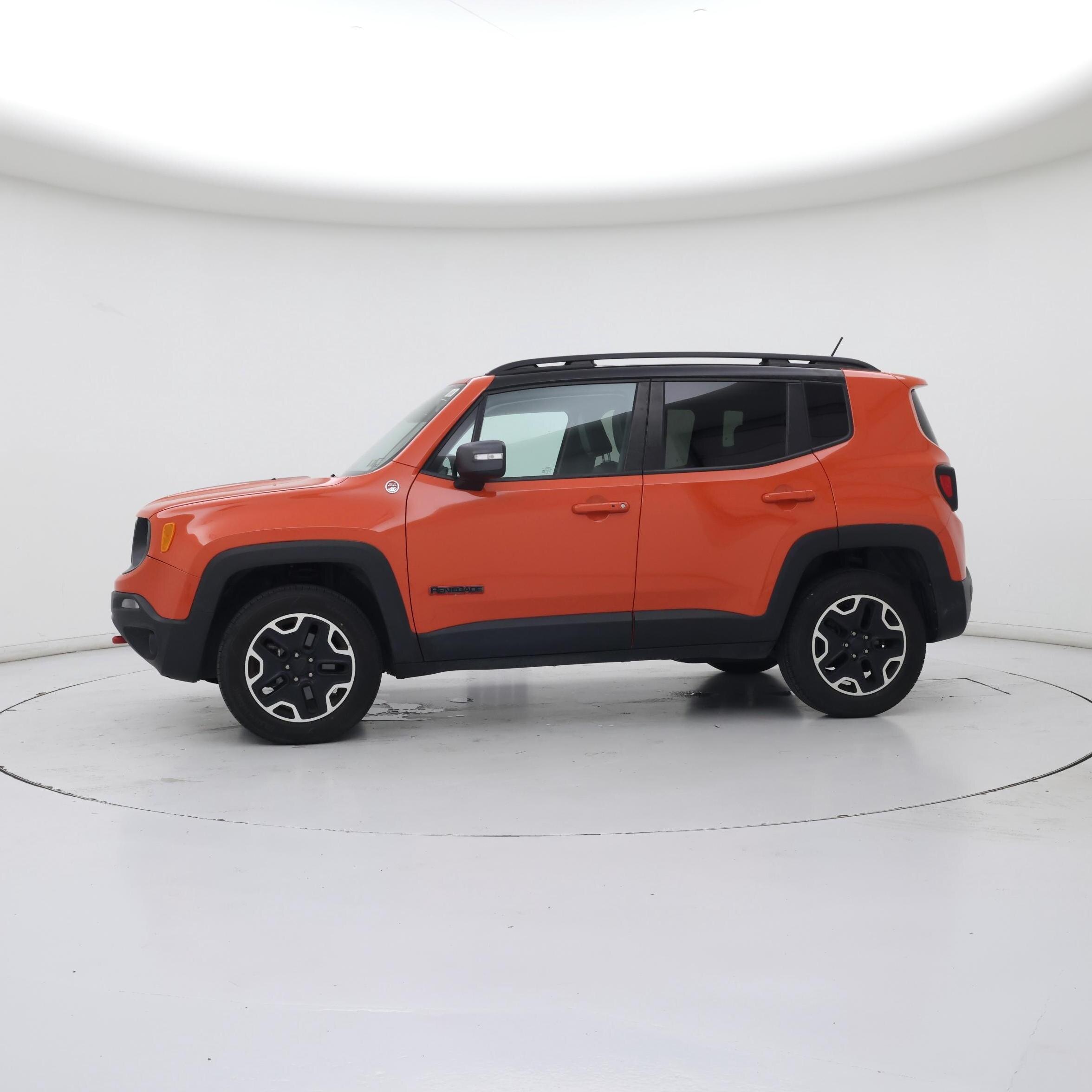 Thumbnail: 2016 Jeep Renegade - 3