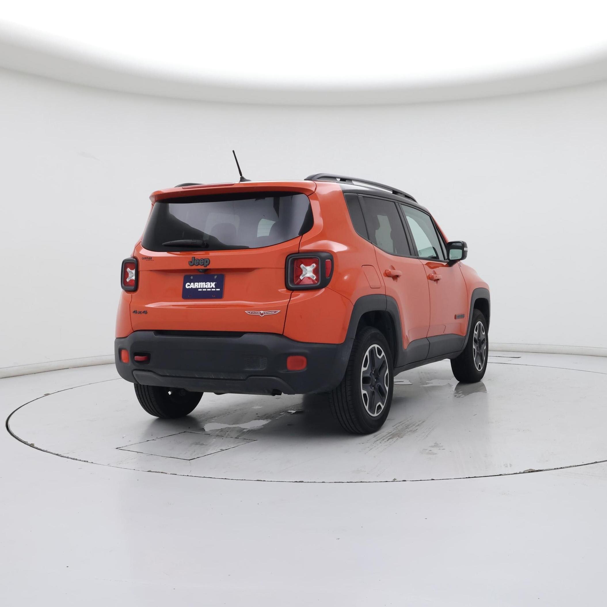 Thumbnail: 2016 Jeep Renegade - 8