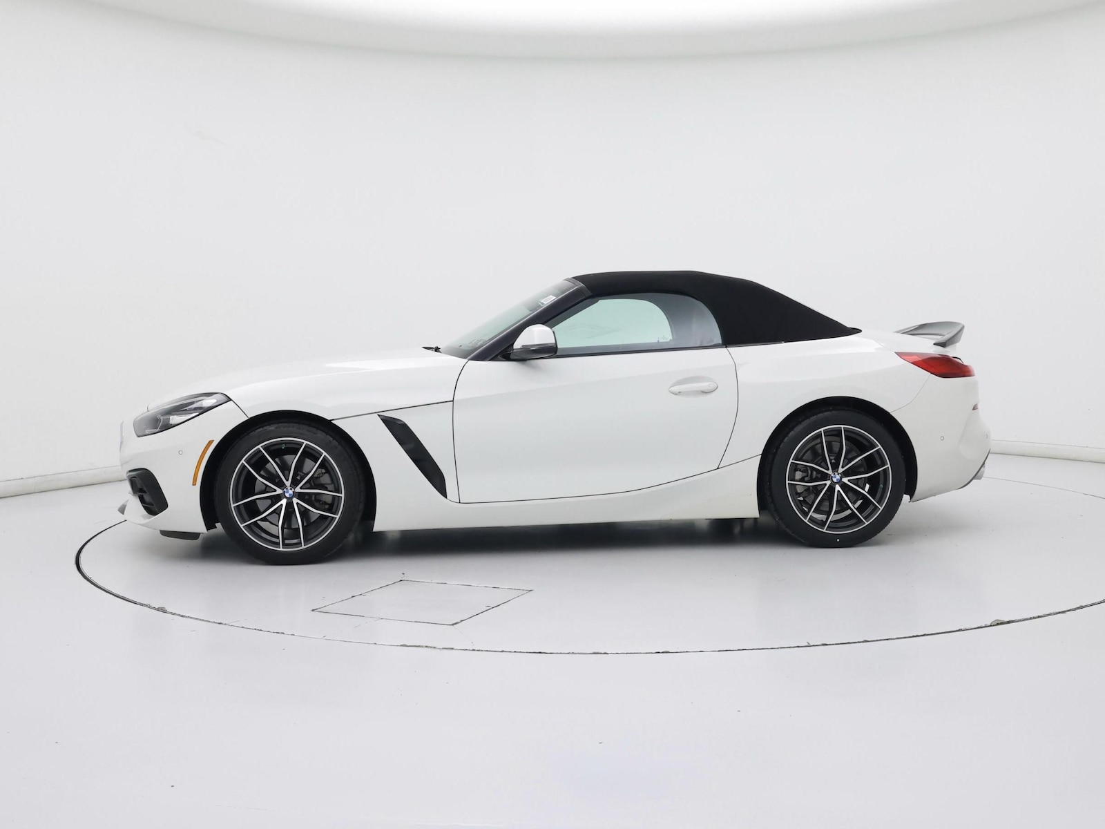 Image 4 of 2019 BMW Z4 sDrive30i