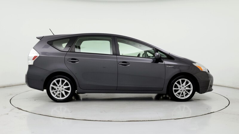 2014 Toyota Prius v Five 7