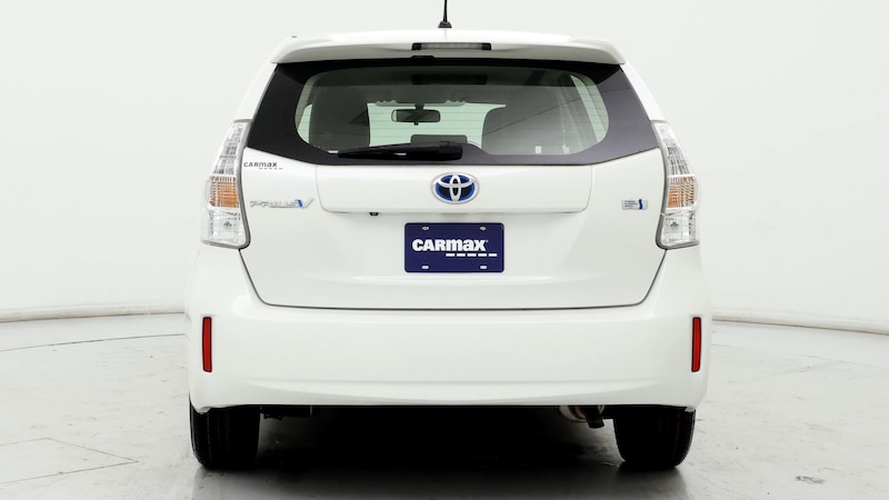 2013 Toyota Prius v Three 6