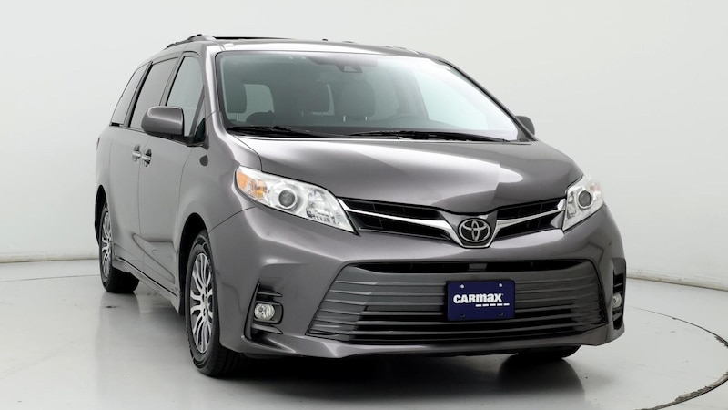 2020 Toyota Sienna XLE 2