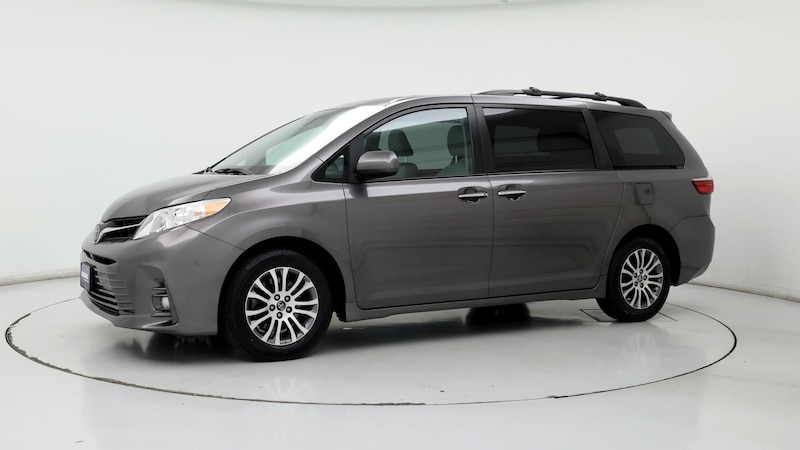 2020 Toyota Sienna XLE 3