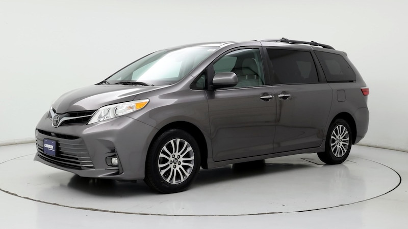 2020 Toyota Sienna XLE 8