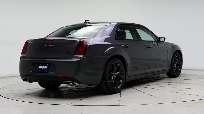 2021 Chrysler 300 Touring 8