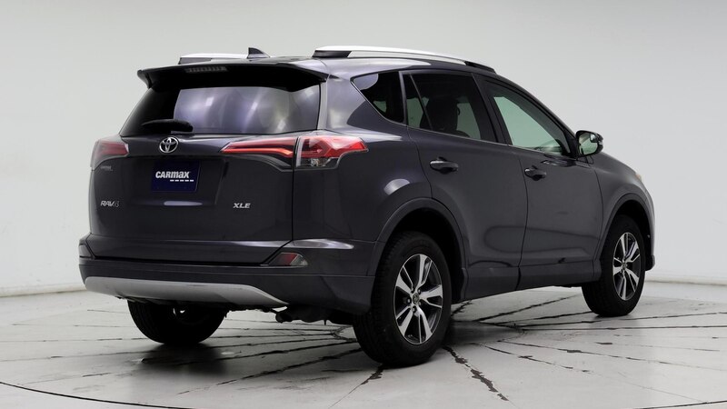 2016 Toyota RAV4 XLE 8