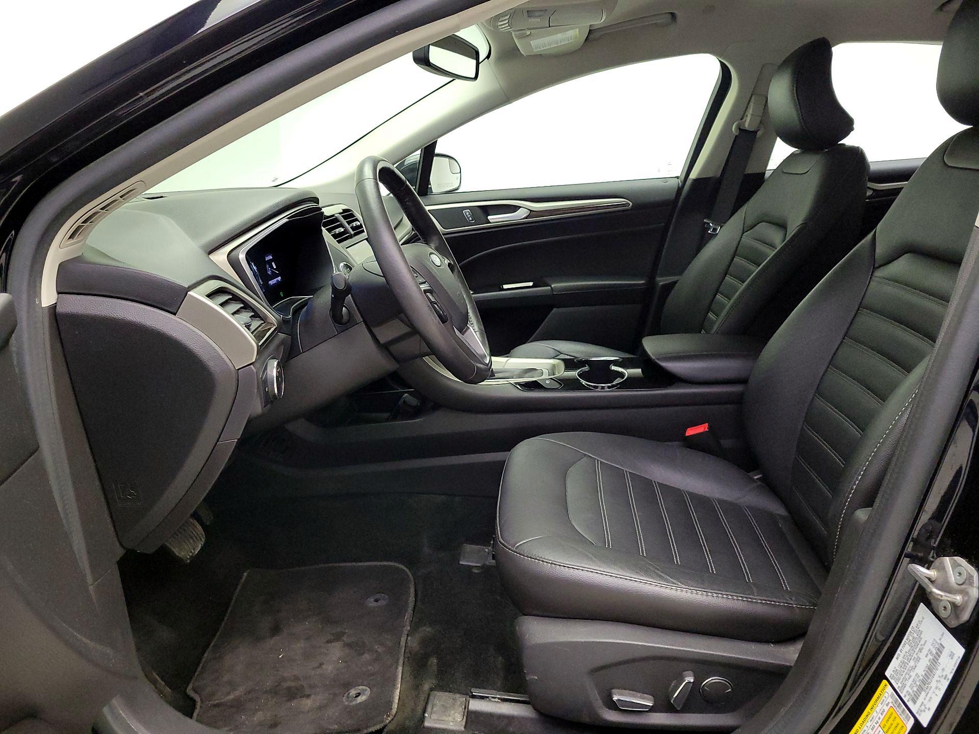 Thumbnail: 2016 Ford Fusion - 11