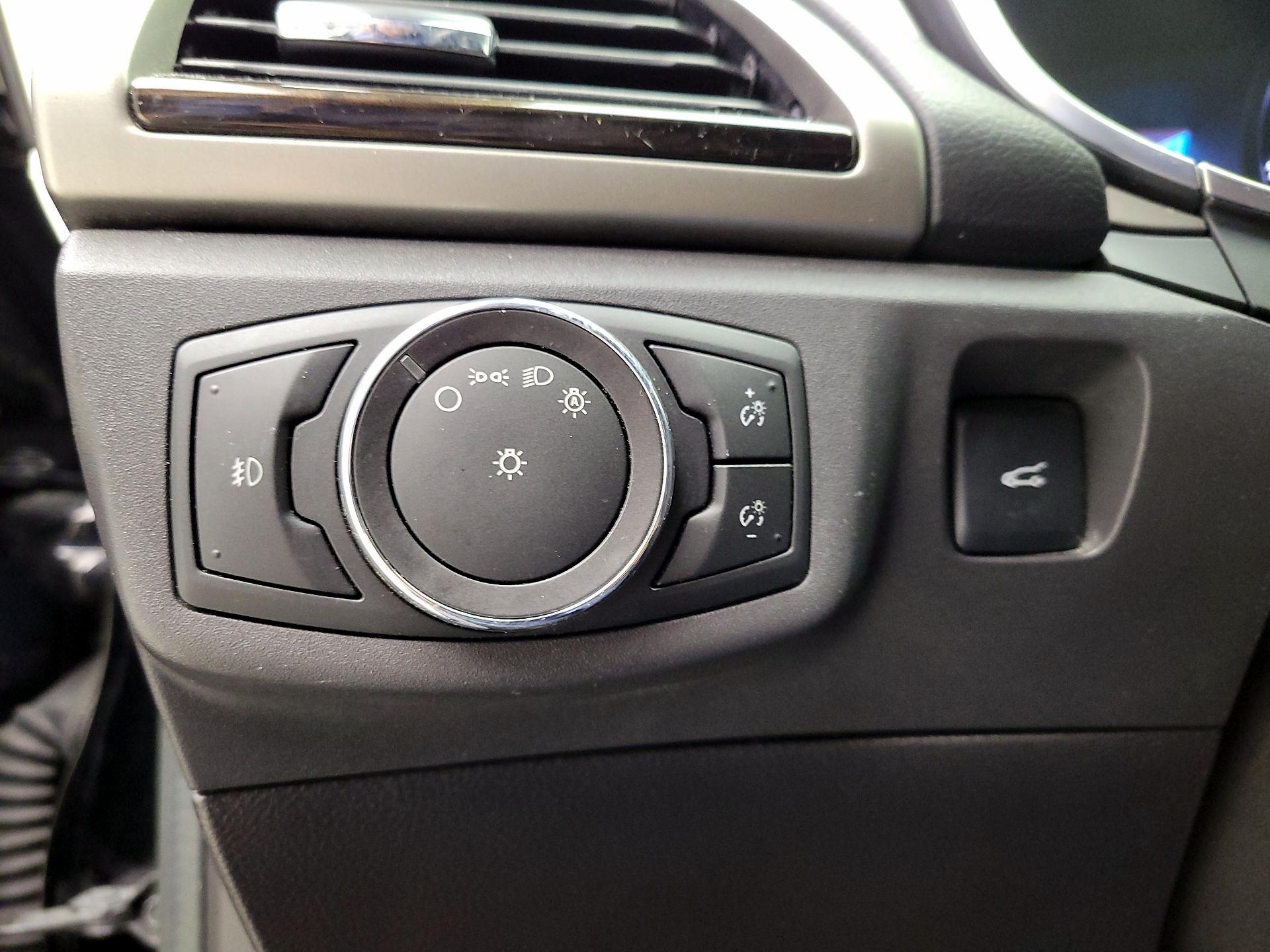 Thumbnail: 2016 Ford Fusion - 13