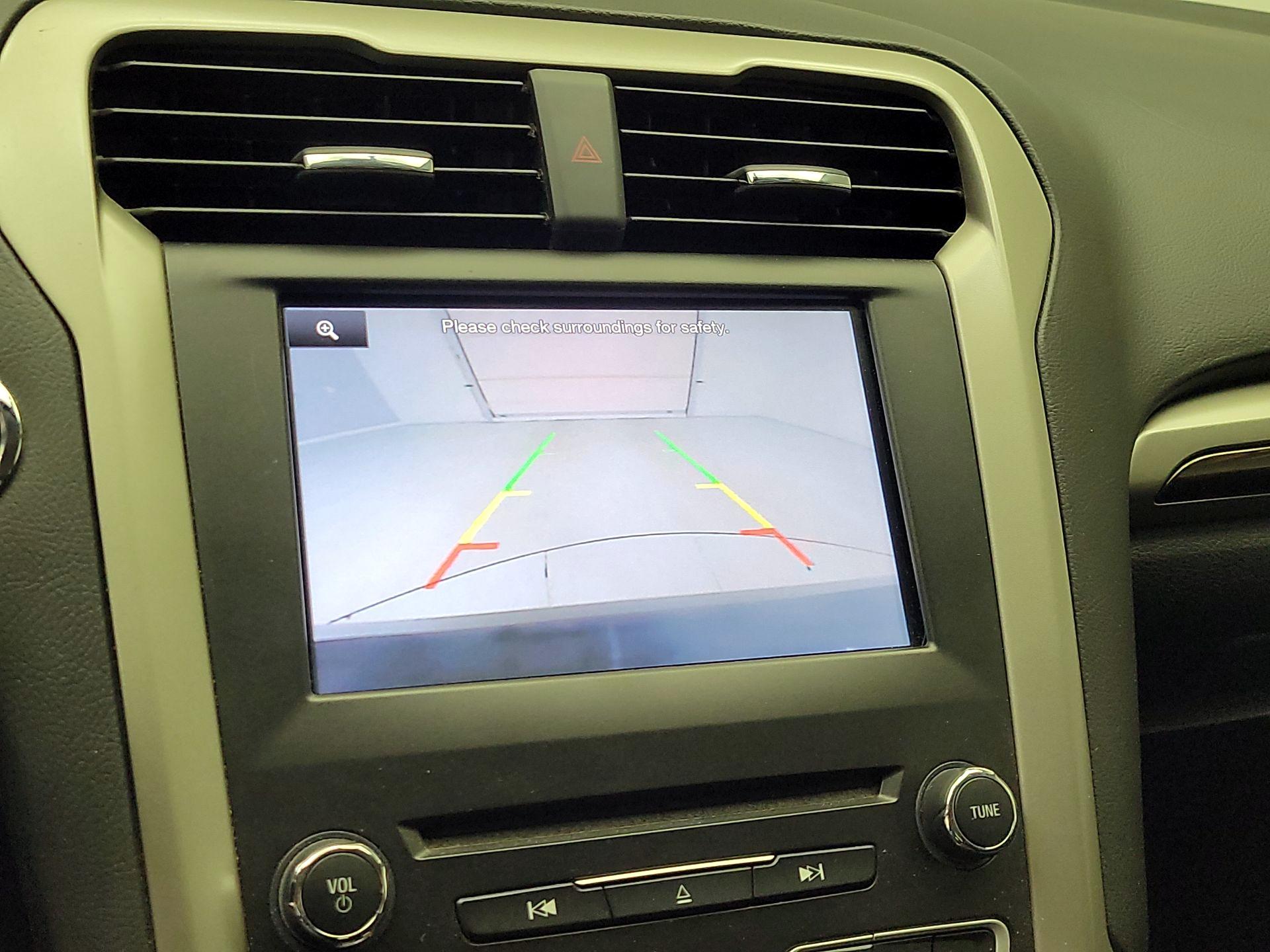 Thumbnail: 2016 Ford Fusion - 15