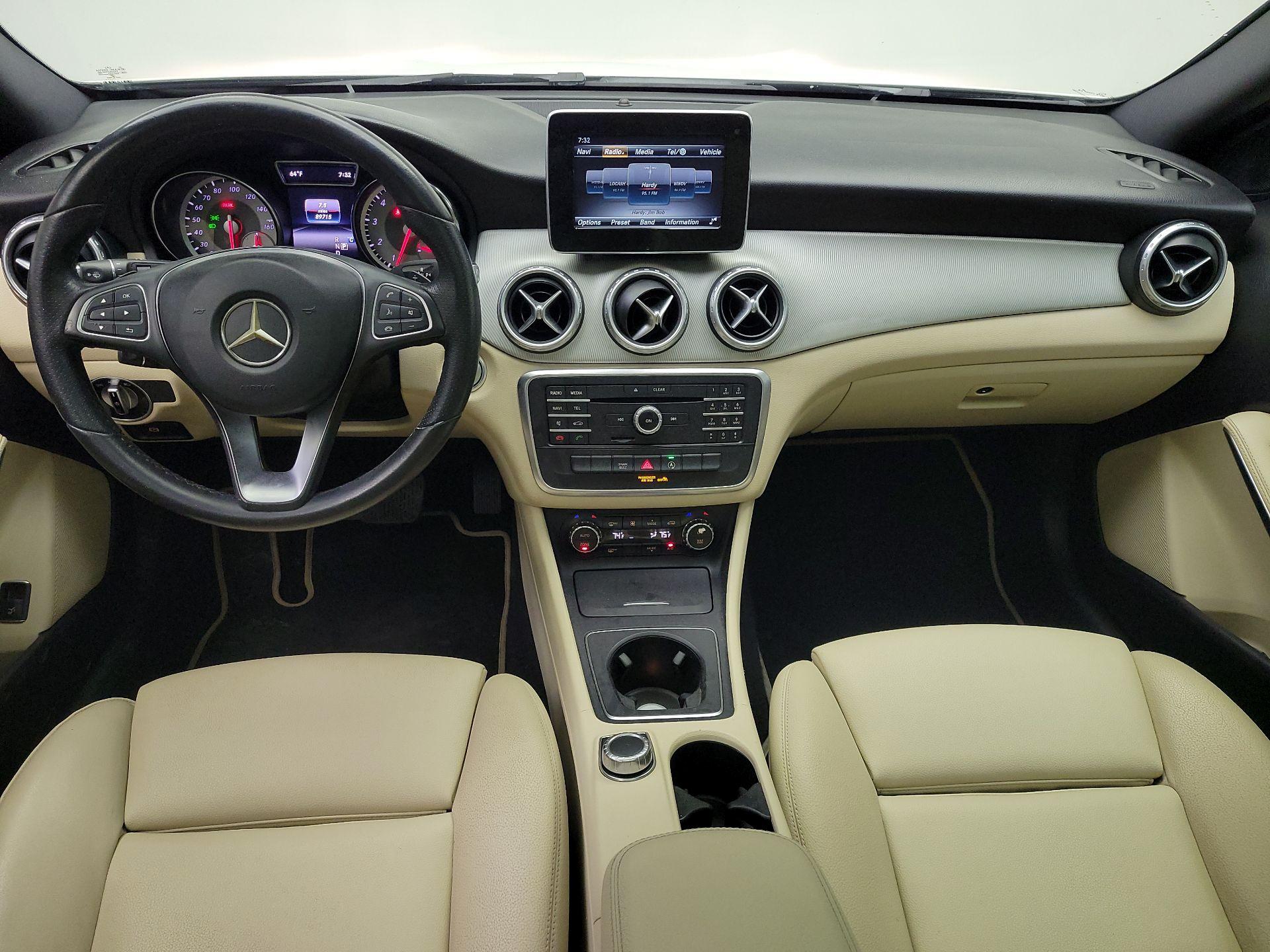 Thumbnail: 2017 Mercedes-Benz GLA - 9
