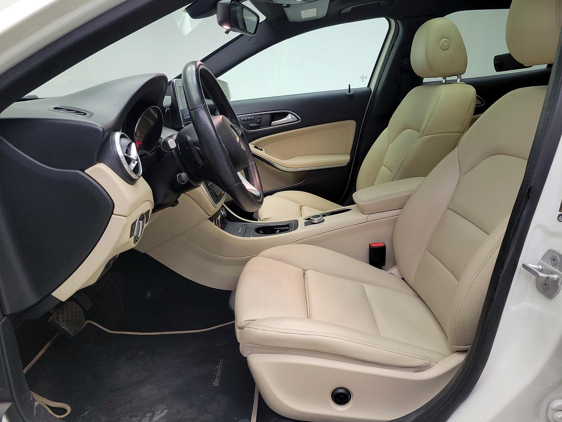 Thumbnail: 2017 Mercedes-Benz GLA - 11