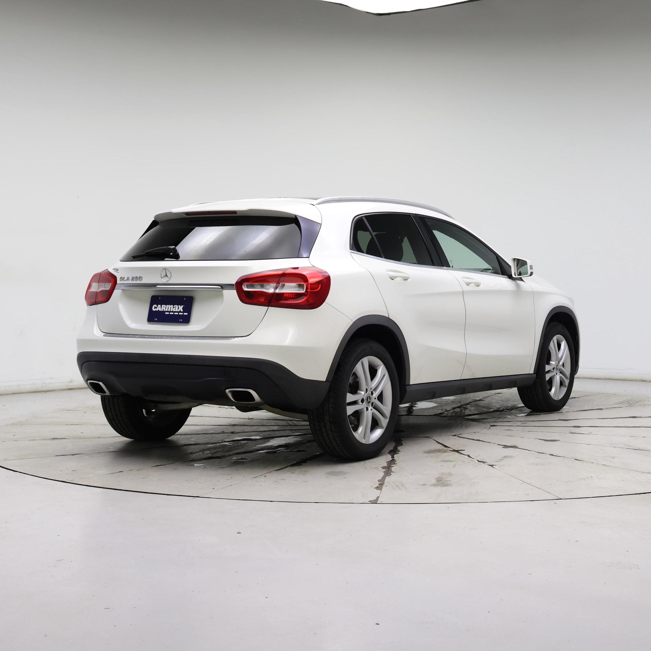 Thumbnail: 2017 Mercedes-Benz GLA - 8