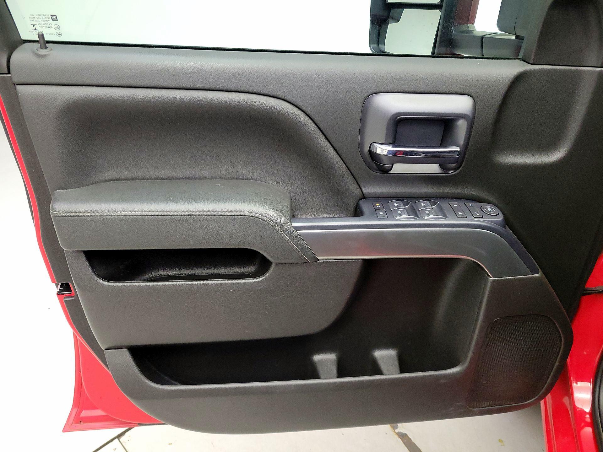 Thumbnail: 2019 Chevrolet Silverado 1500 - 12