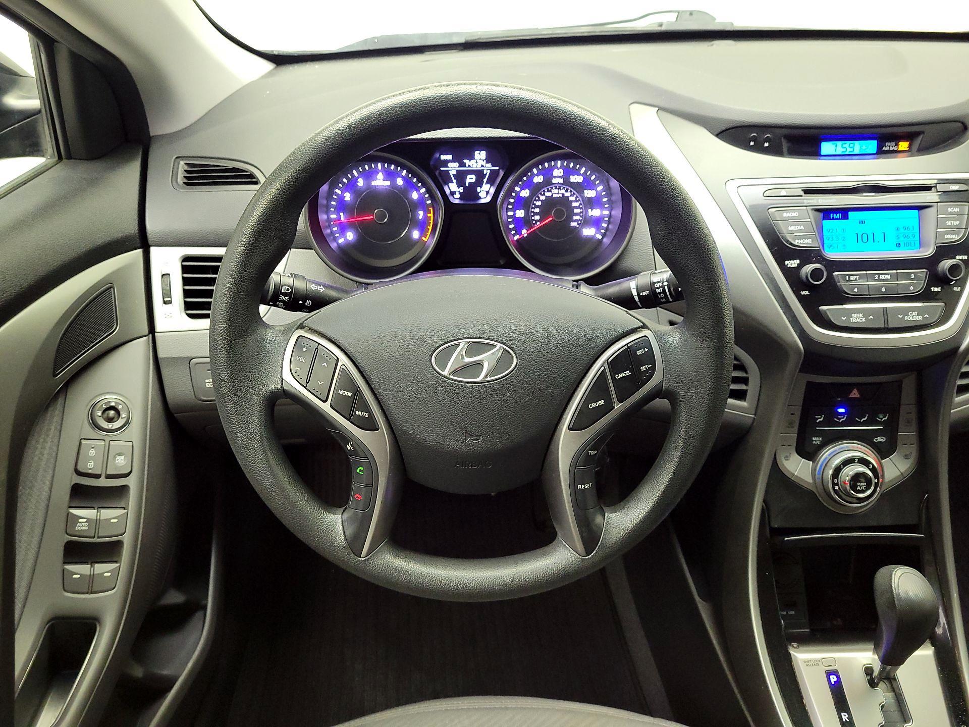 Thumbnail: 2013 Hyundai Elantra - 10