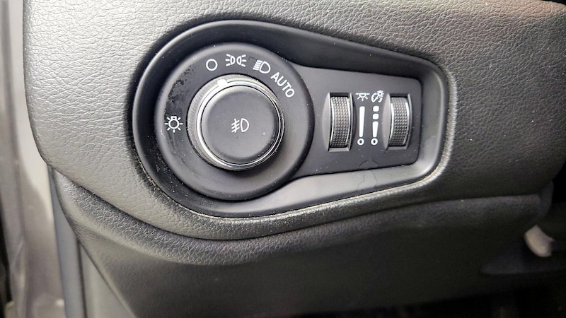 2016 Jeep Renegade Trailhawk 13