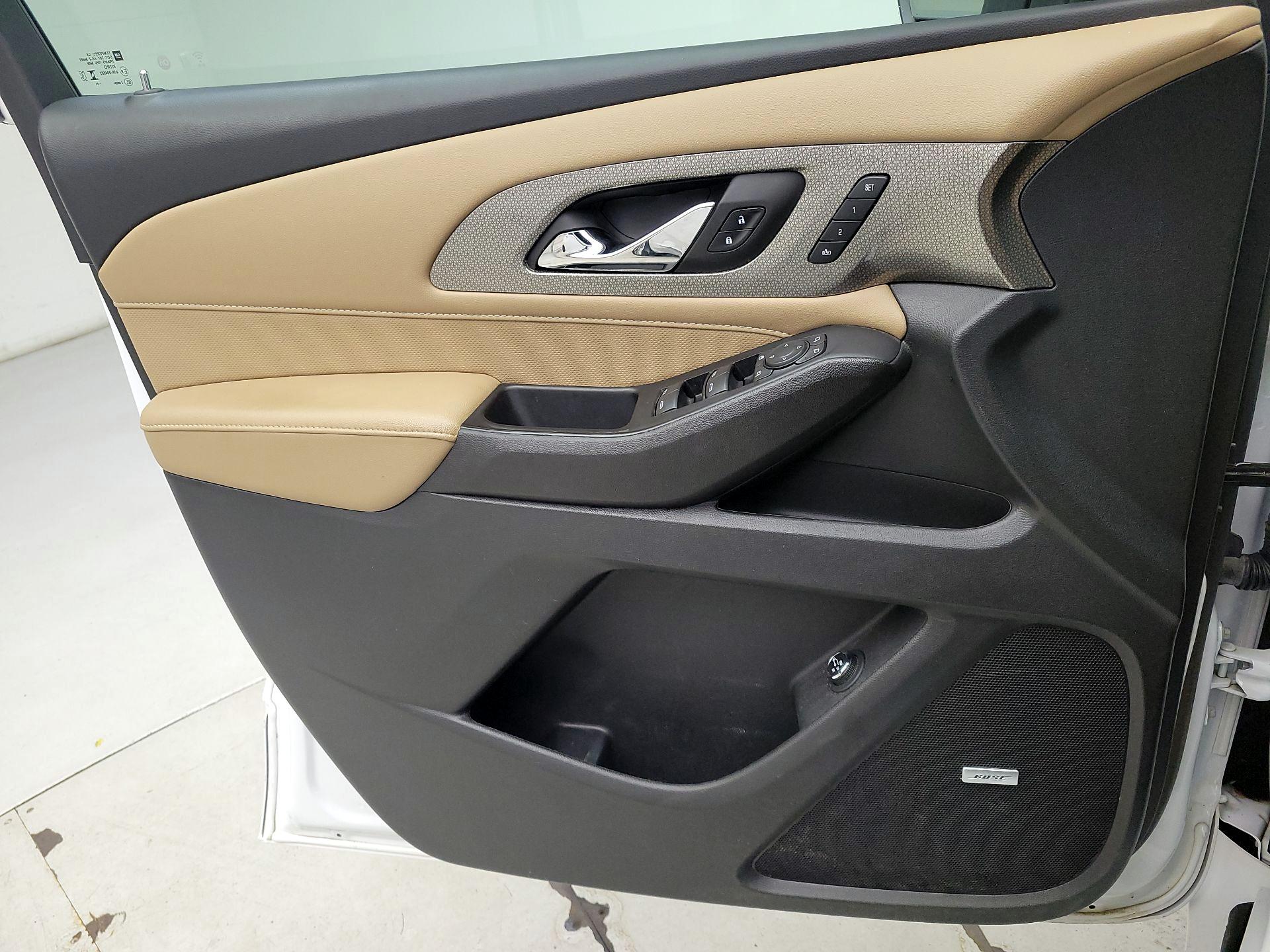 Thumbnail: 2023 Chevrolet Traverse - 12