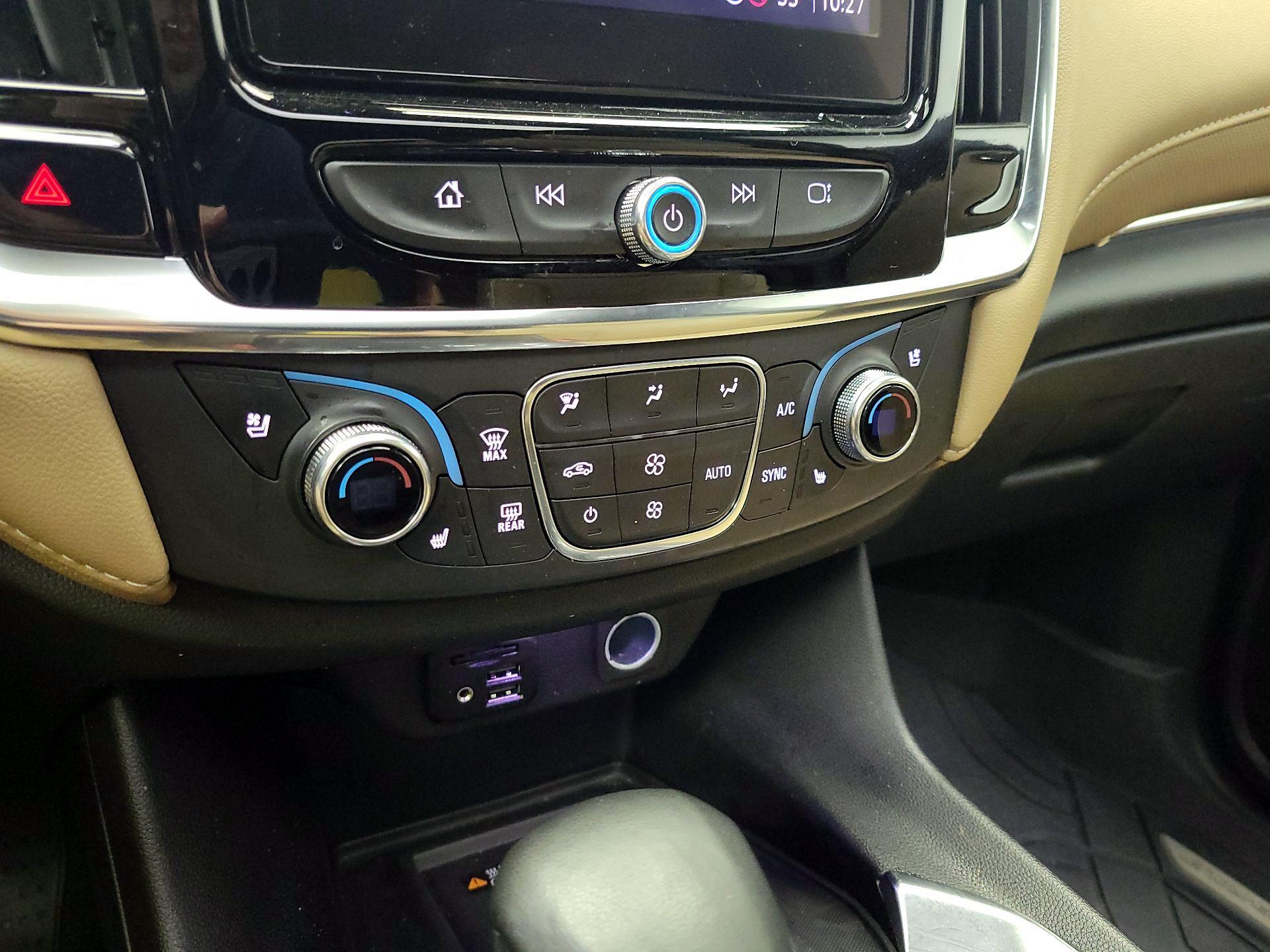 Thumbnail: 2023 Chevrolet Traverse - 16