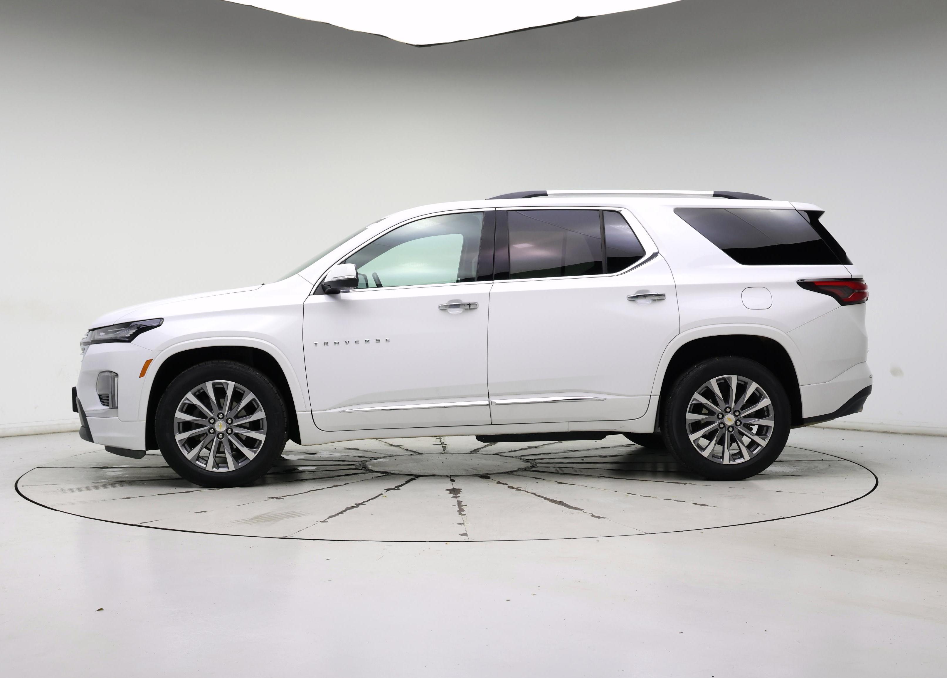 Thumbnail: 2023 Chevrolet Traverse - 3