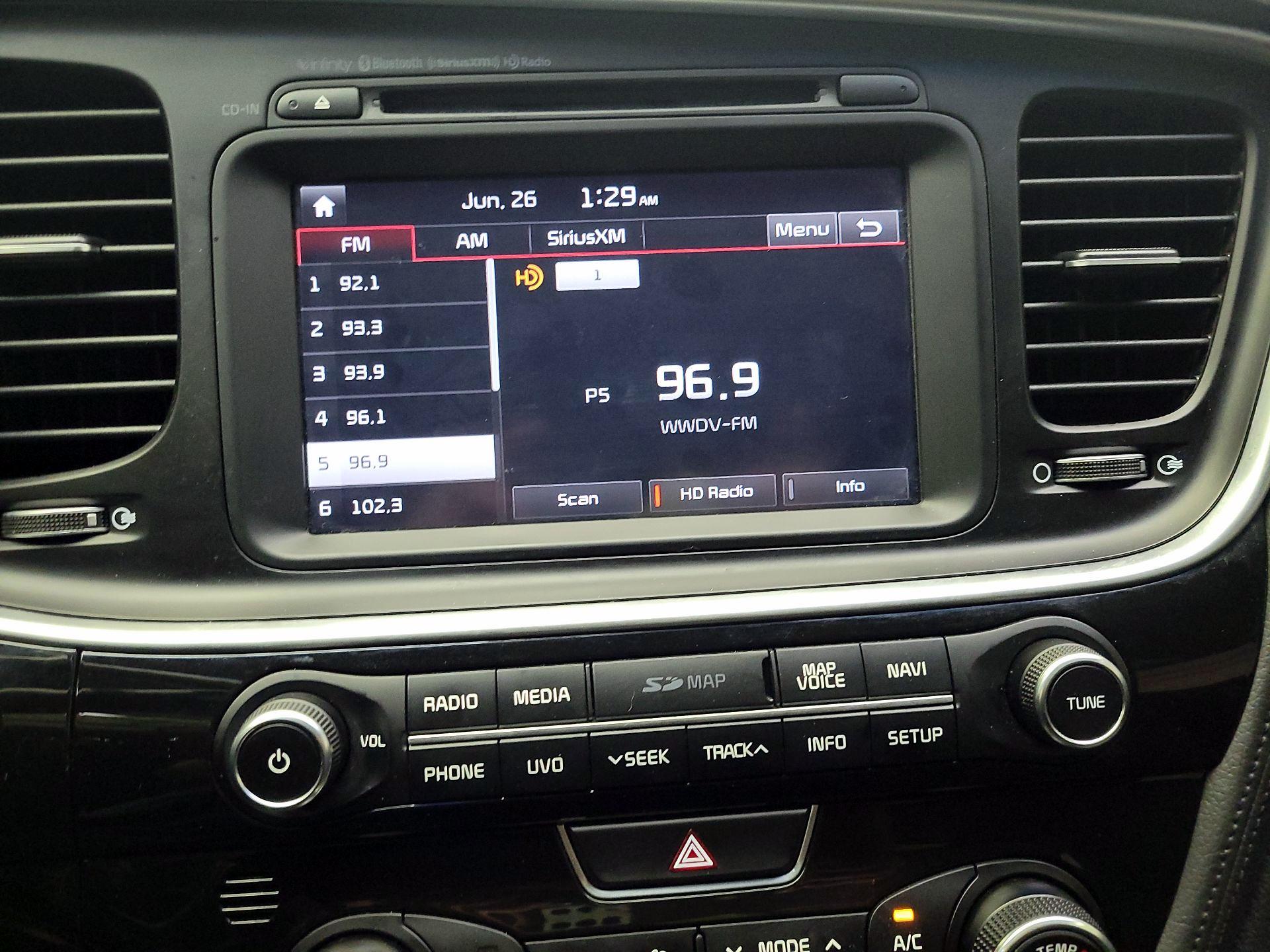 Thumbnail: 2015 Kia Optima - 16
