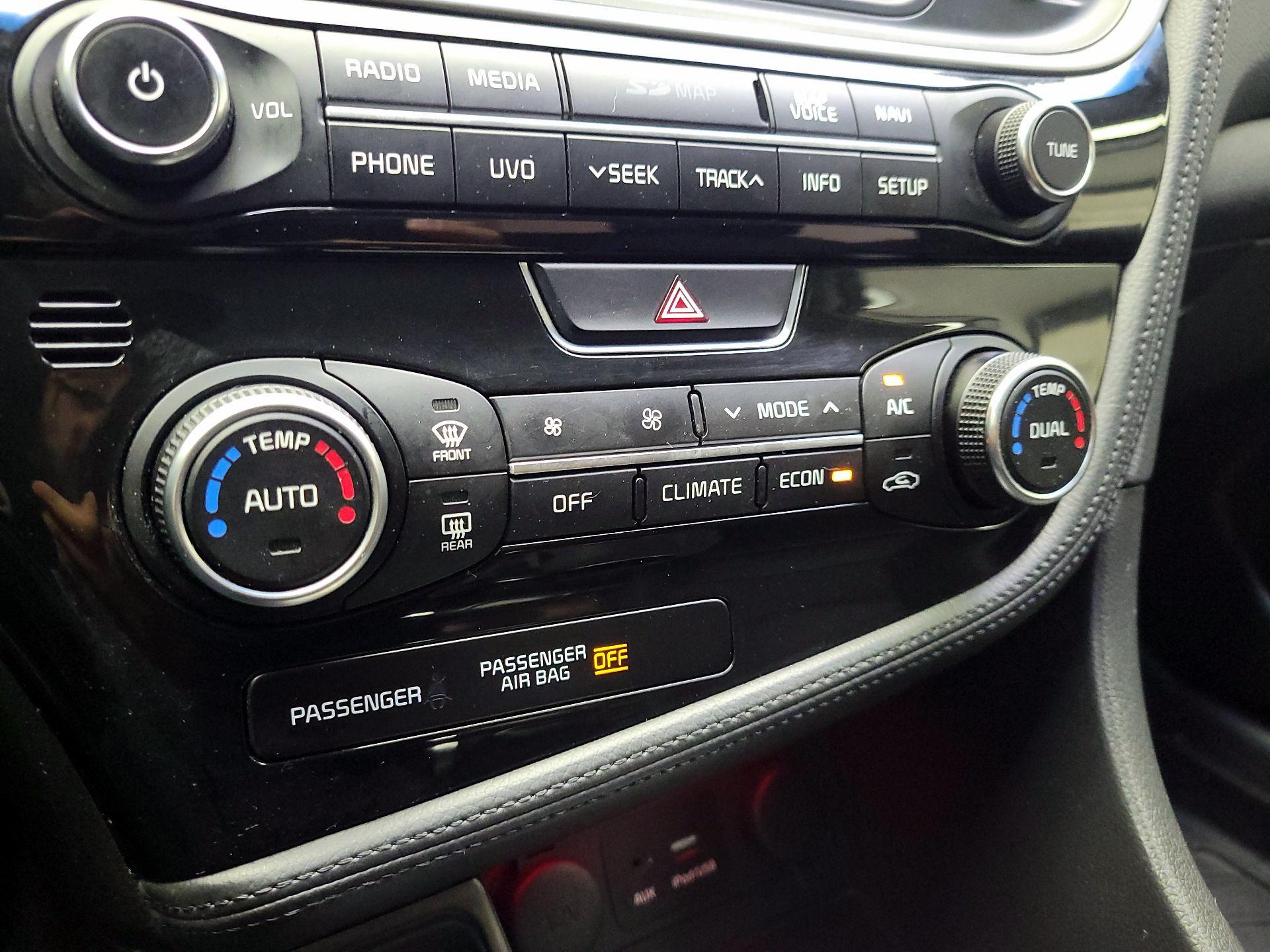 Thumbnail: 2015 Kia Optima - 17