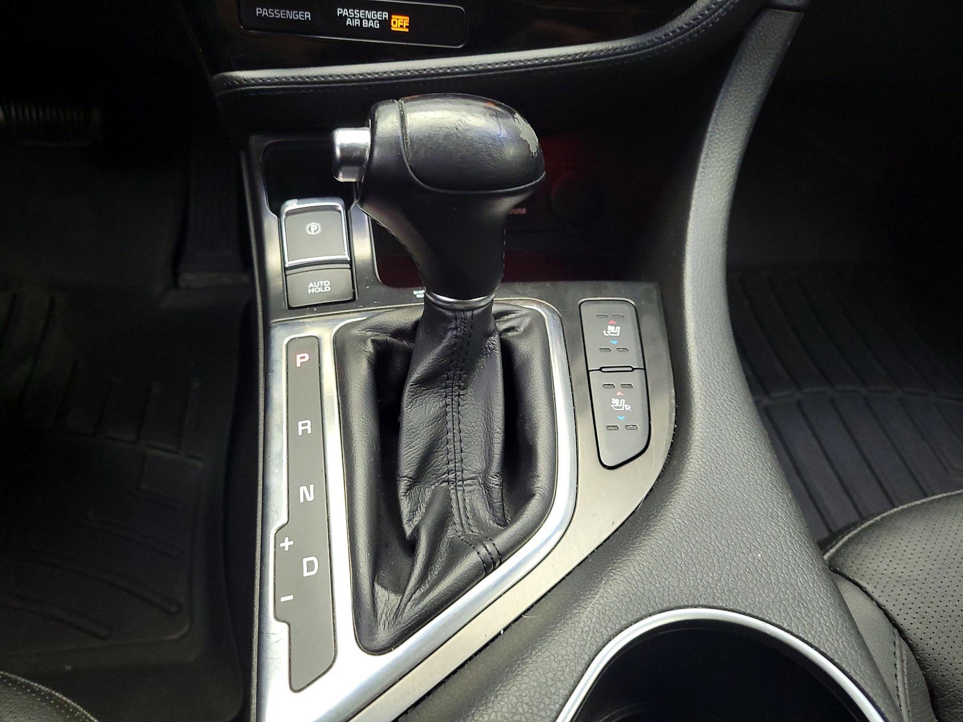Thumbnail: 2015 Kia Optima - 18