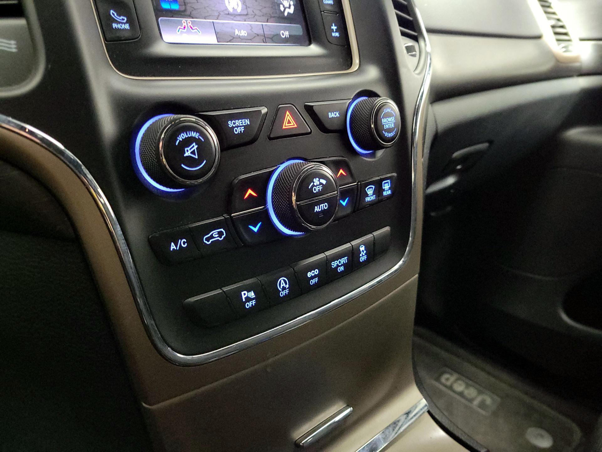 Thumbnail: 2017 Jeep Grand Cherokee - 16