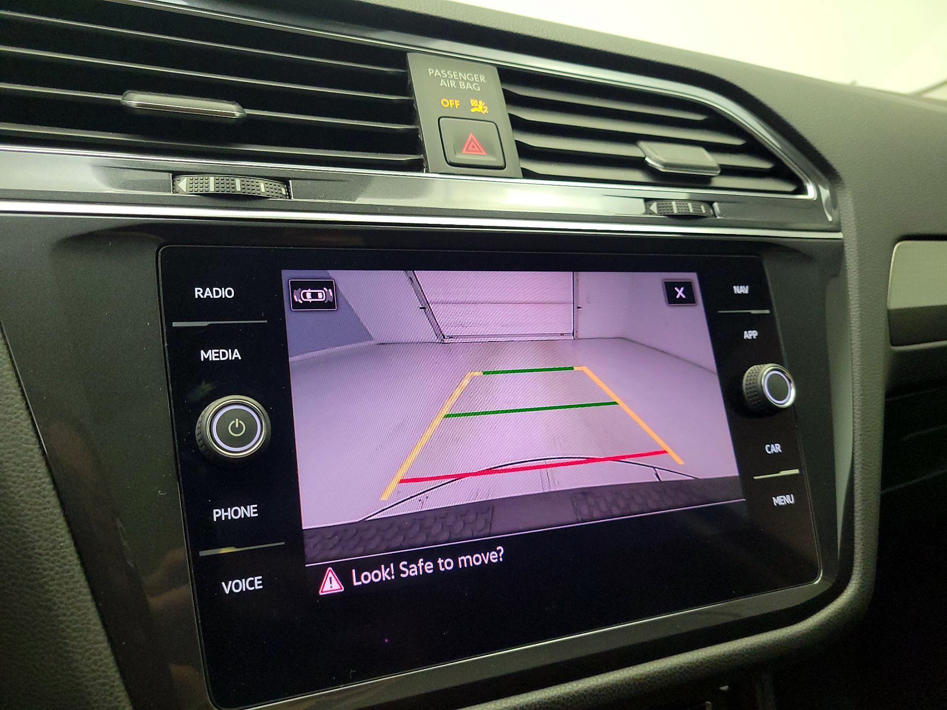 Thumbnail: 2021 Volkswagen Tiguan - 15