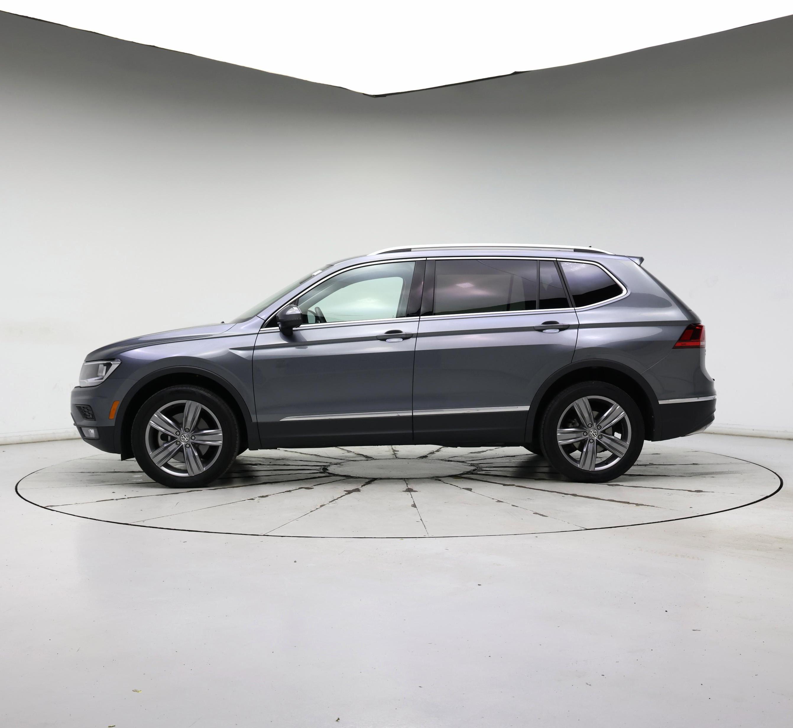 Thumbnail: 2021 Volkswagen Tiguan - 3