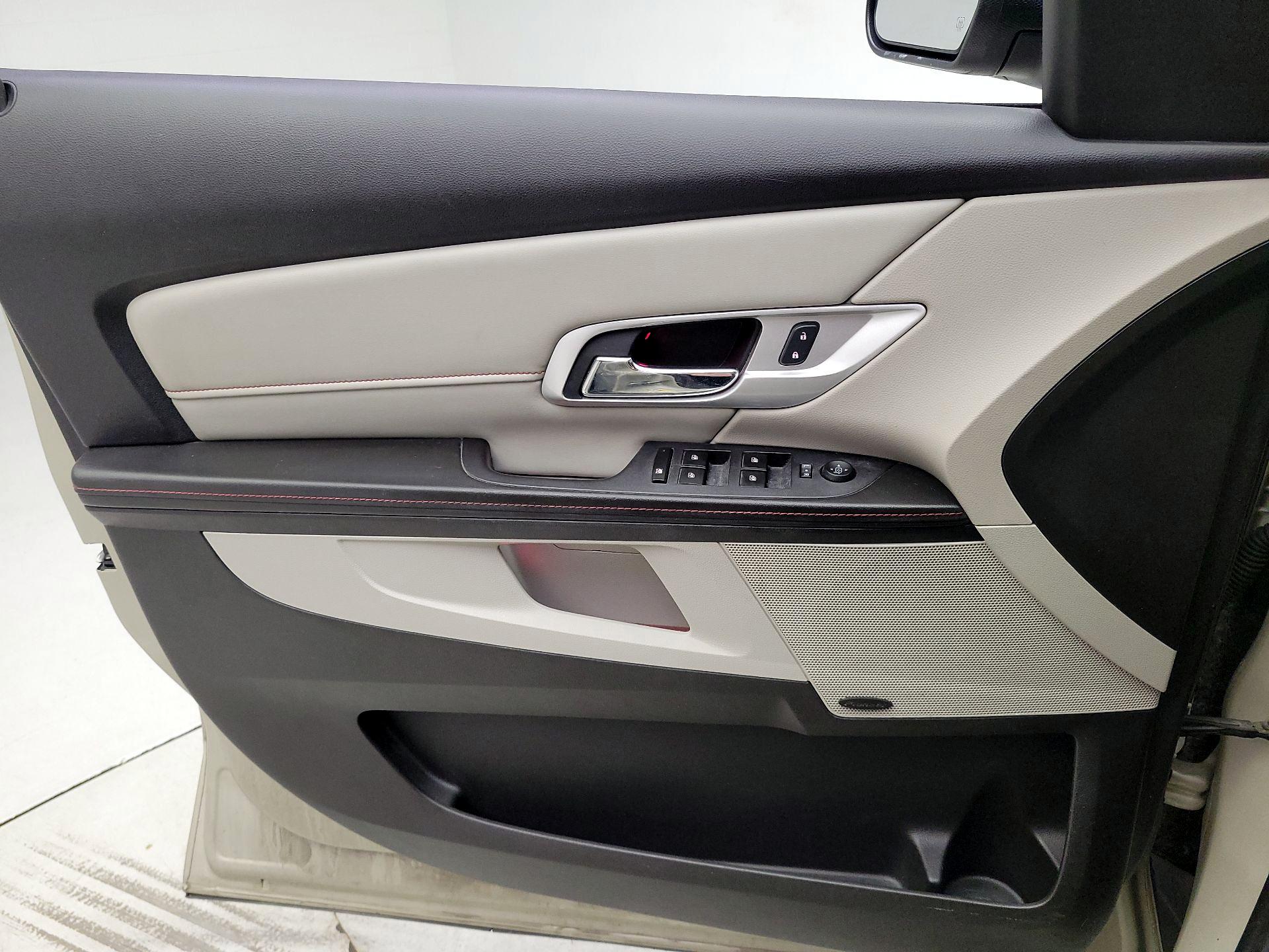 Thumbnail: 2015 GMC Terrain - 12