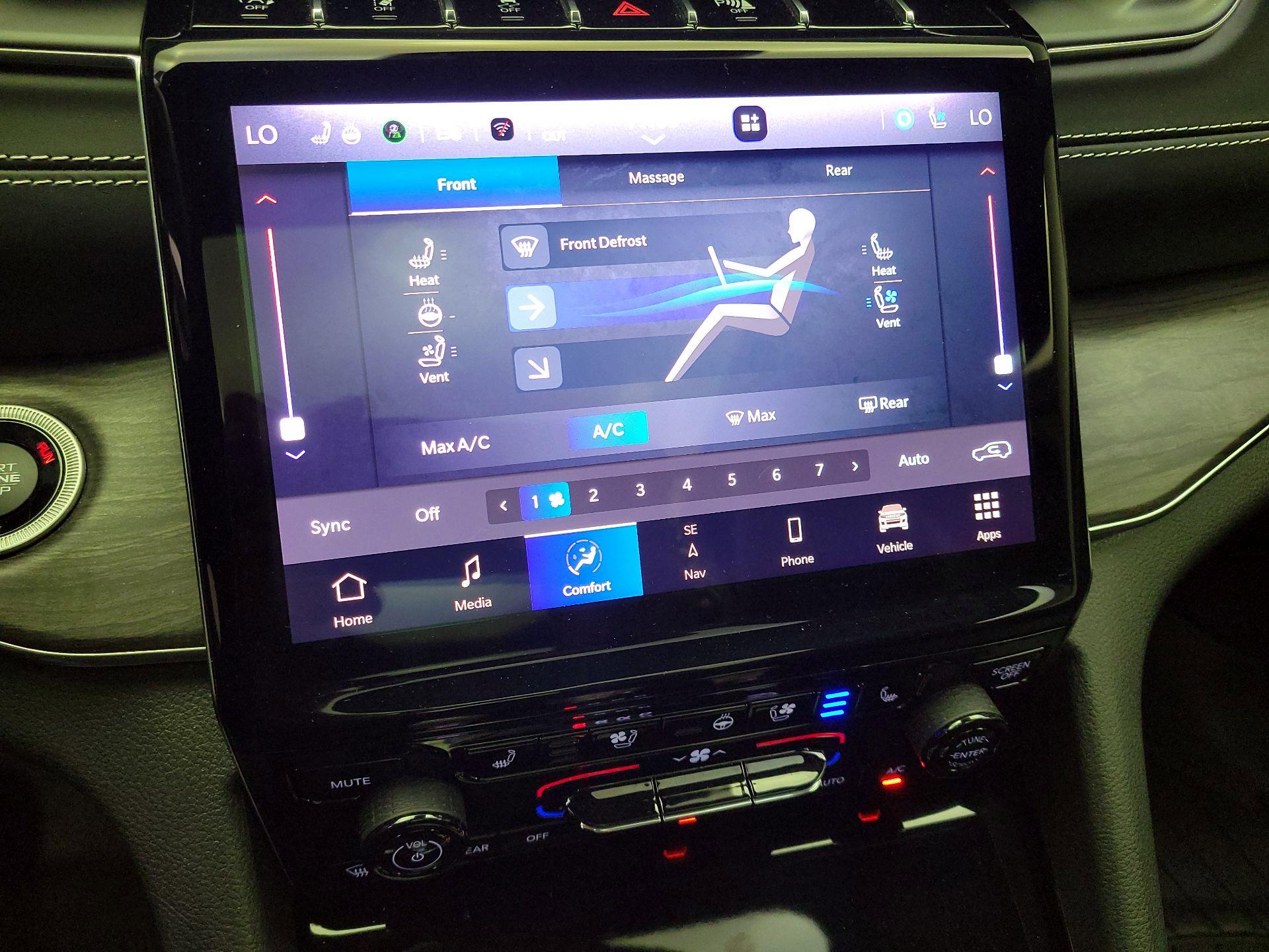 Thumbnail: 2023 Jeep Grand Cherokee - 17