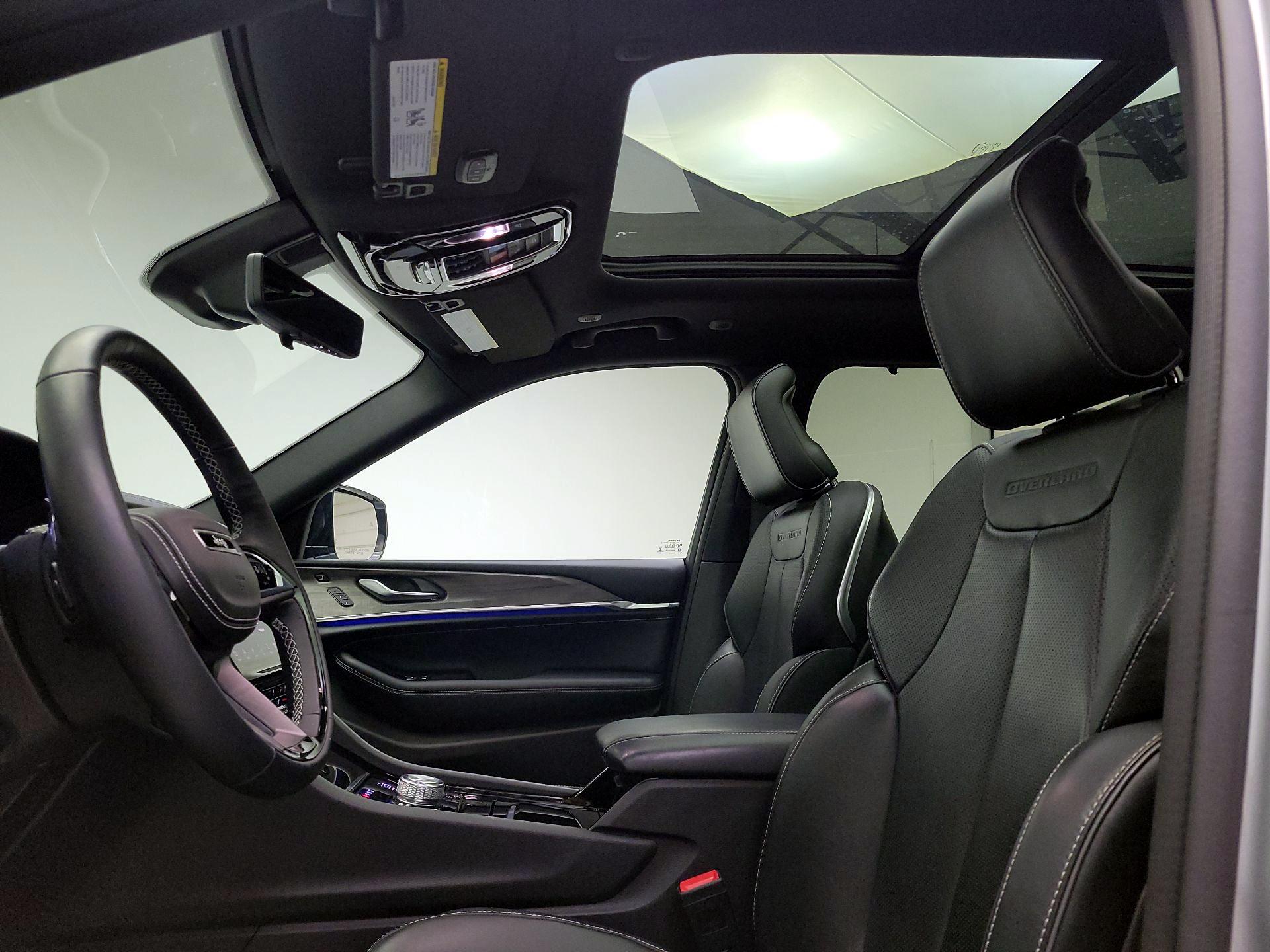 Thumbnail: 2023 Jeep Grand Cherokee - 20