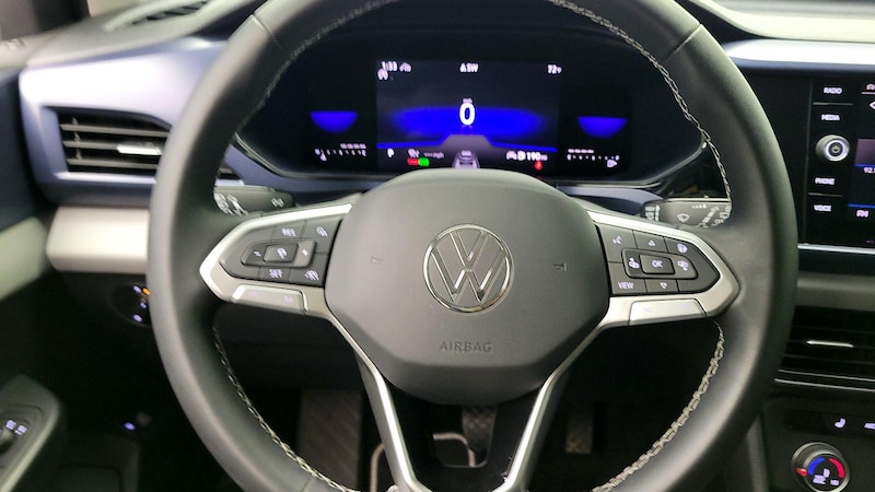 2022 Volkswagen Taos SE 10