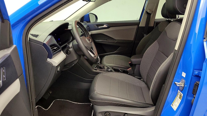 2022 Volkswagen Taos SE 11