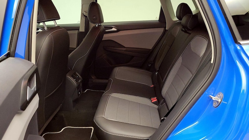 2022 Volkswagen Taos SE 19