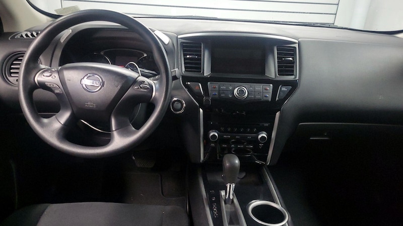 2015 Nissan Pathfinder S 8