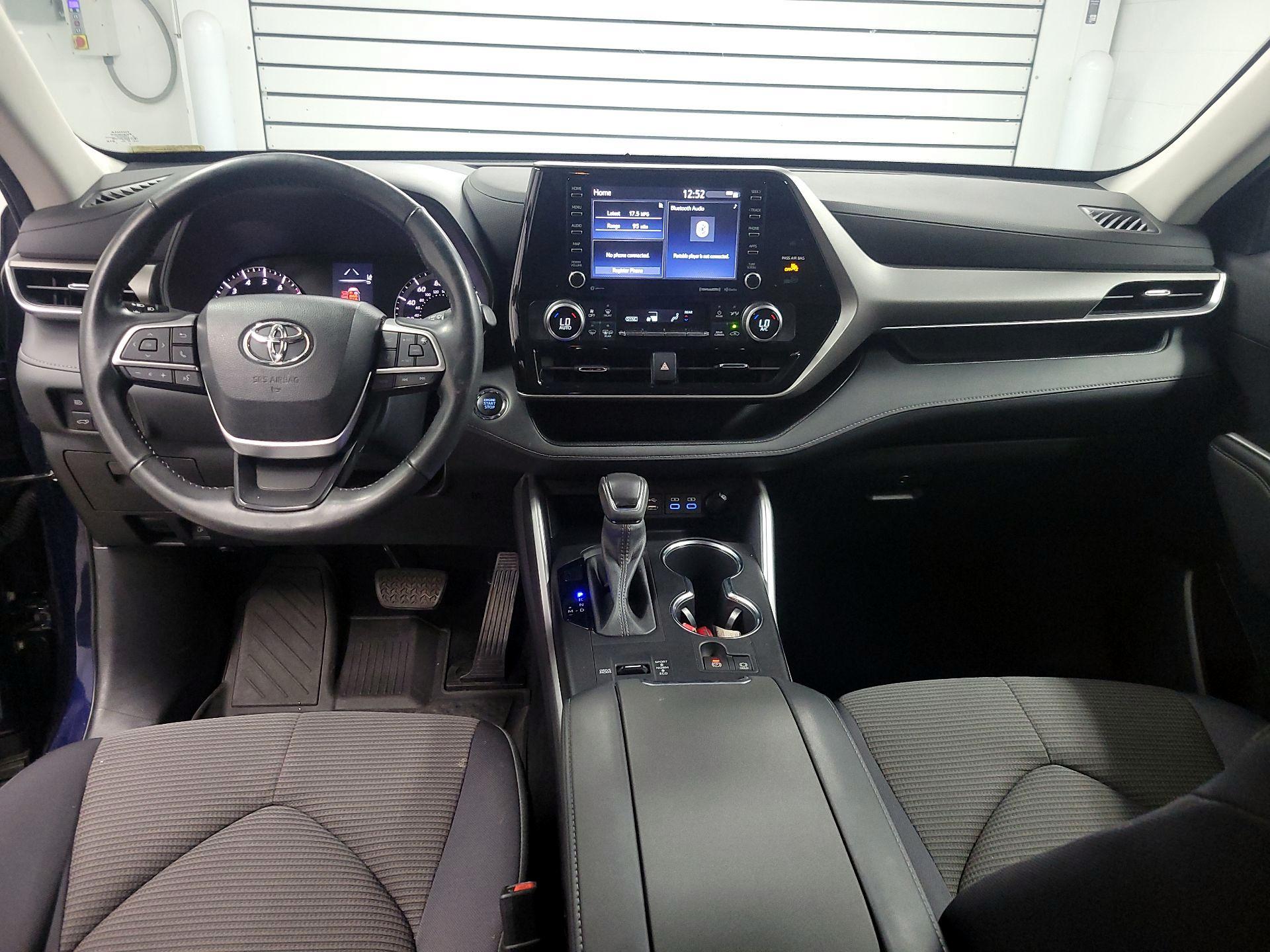 Thumbnail: 2022 Toyota Highlander - 9