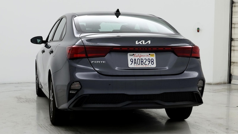 2022 Kia Forte FE 6