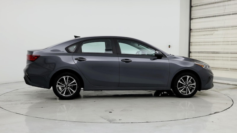 2022 Kia Forte FE 7