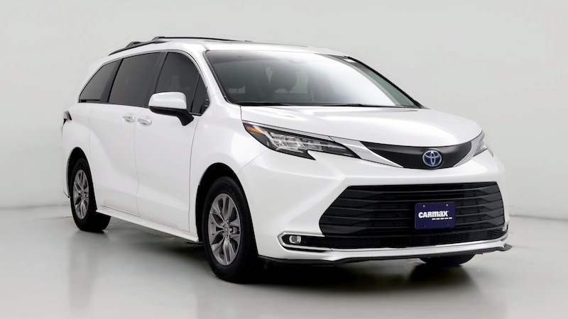 2023 Toyota Sienna XLE Hero Image