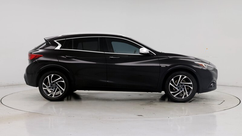 2017 INFINITI QX30 Premium 7