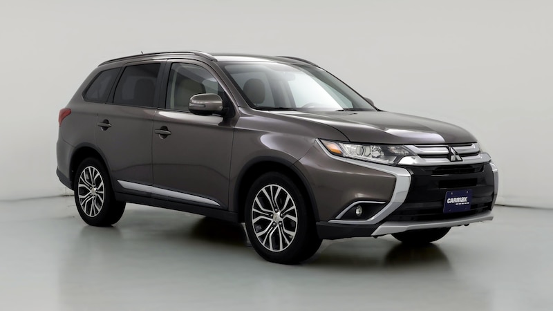 2016 Mitsubishi Outlander SE Hero Image