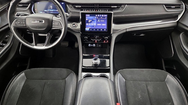 2022 Jeep Grand Cherokee Altitude 9